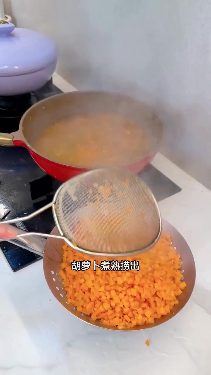 保姆刘阿姨自制方便面,三种料包吃着过瘾