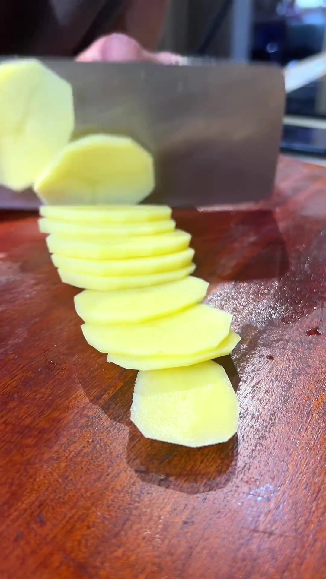 不知道晚上吃啥?试试回锅肉炒土豆片,超香!
