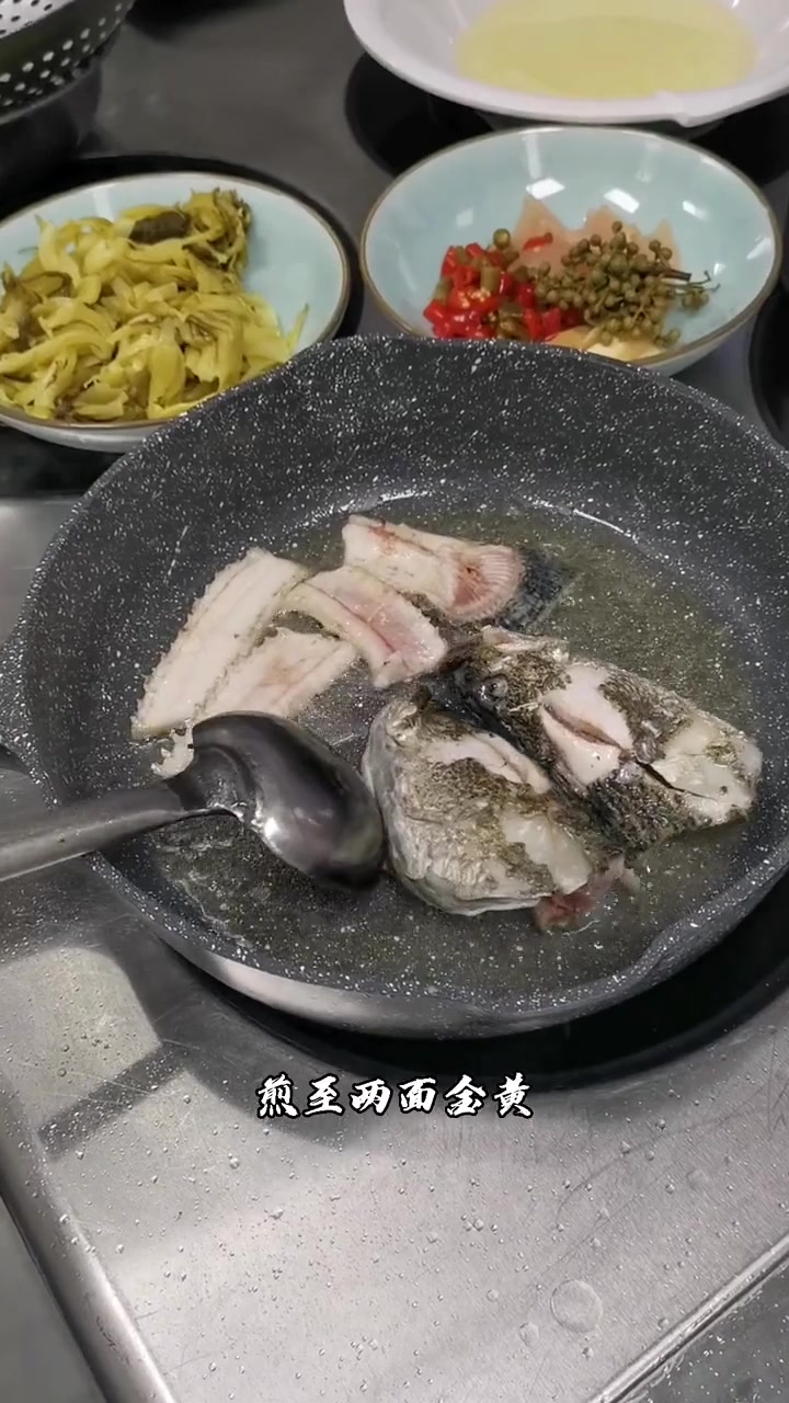 在家也能做出汤鲜味美的酸菜鱼，赶紧学起来吧