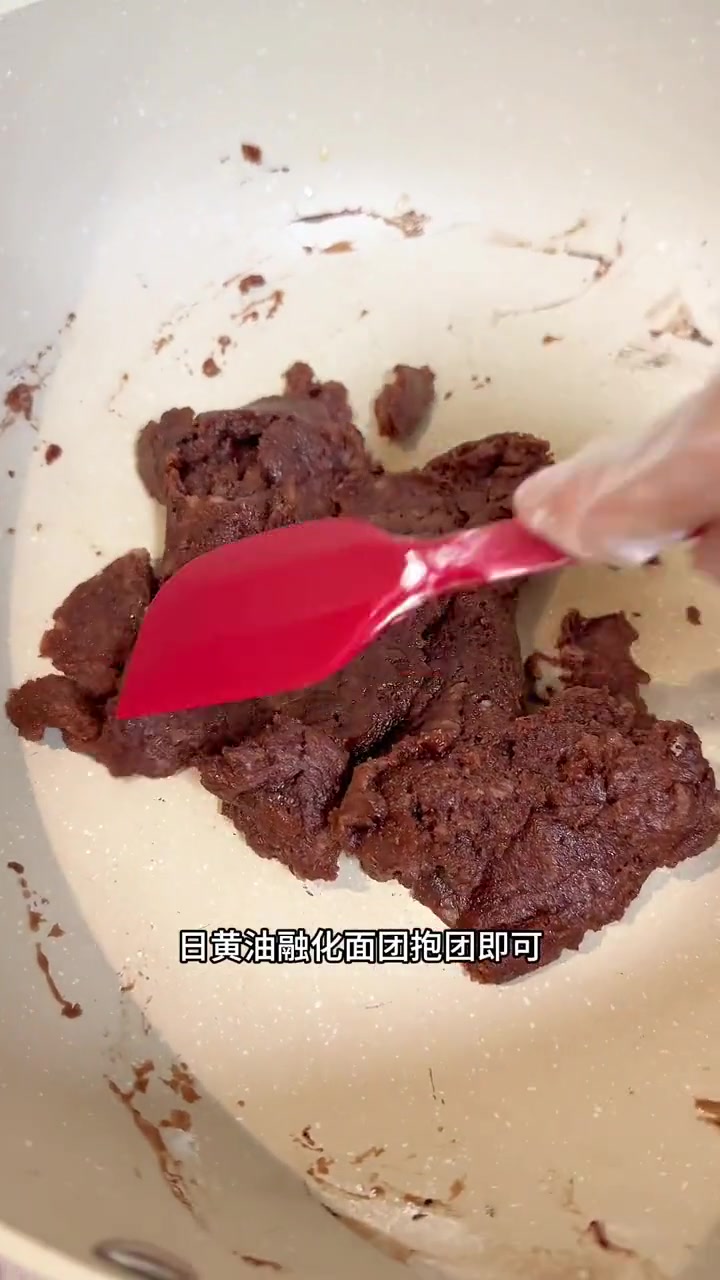 不回缩各个空心的酥皮泡芙做法。黑糖珍珠大泡芙做法！我能一口气吃四个