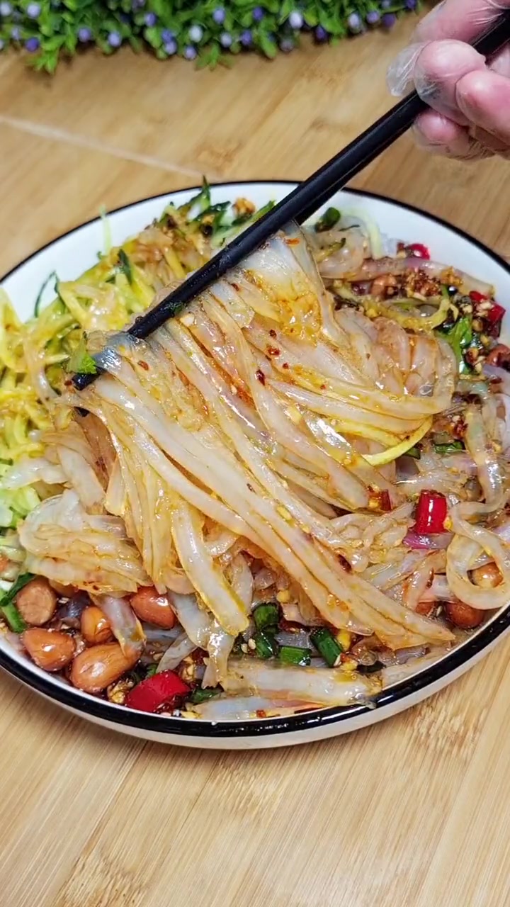 餐桌上必不可少的凉拌菜豌豆粉