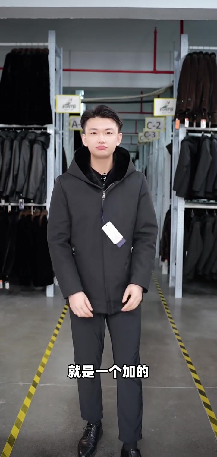 直播间推荐轻商务派克服，主播身高180体重140斤，尺码参考
