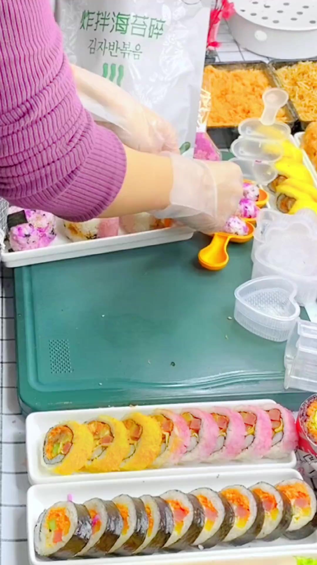 家里挑食的小朋友，试试这款卡通饭团，做法相同