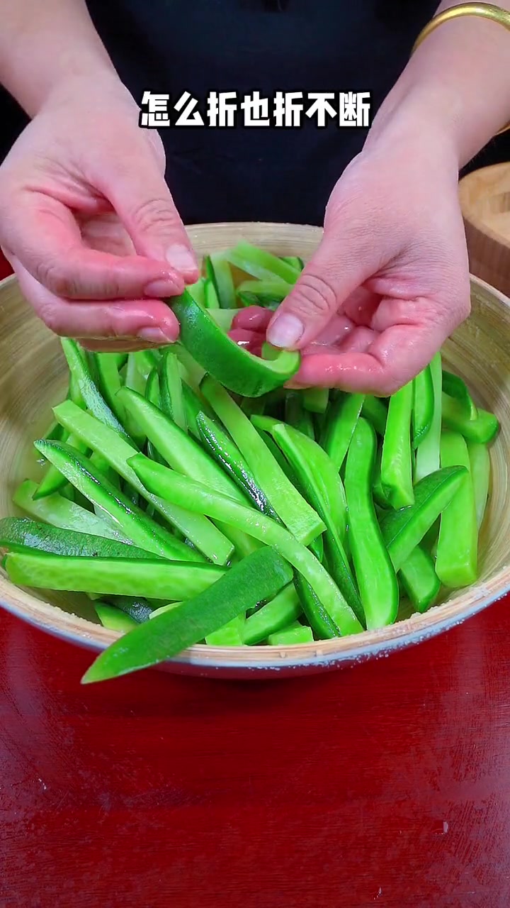今天就分享一个萝卜条咸菜的腌制方法