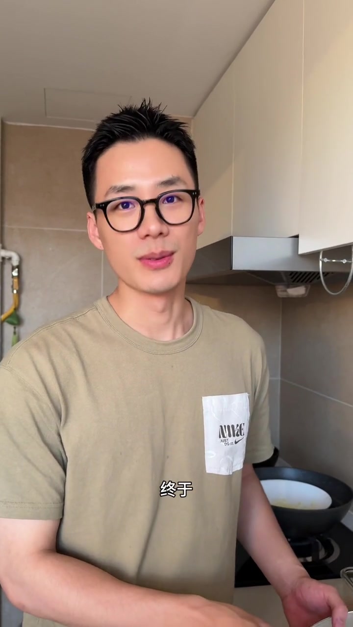 顿顿小厨房：白巧克力芝士蛋糕！