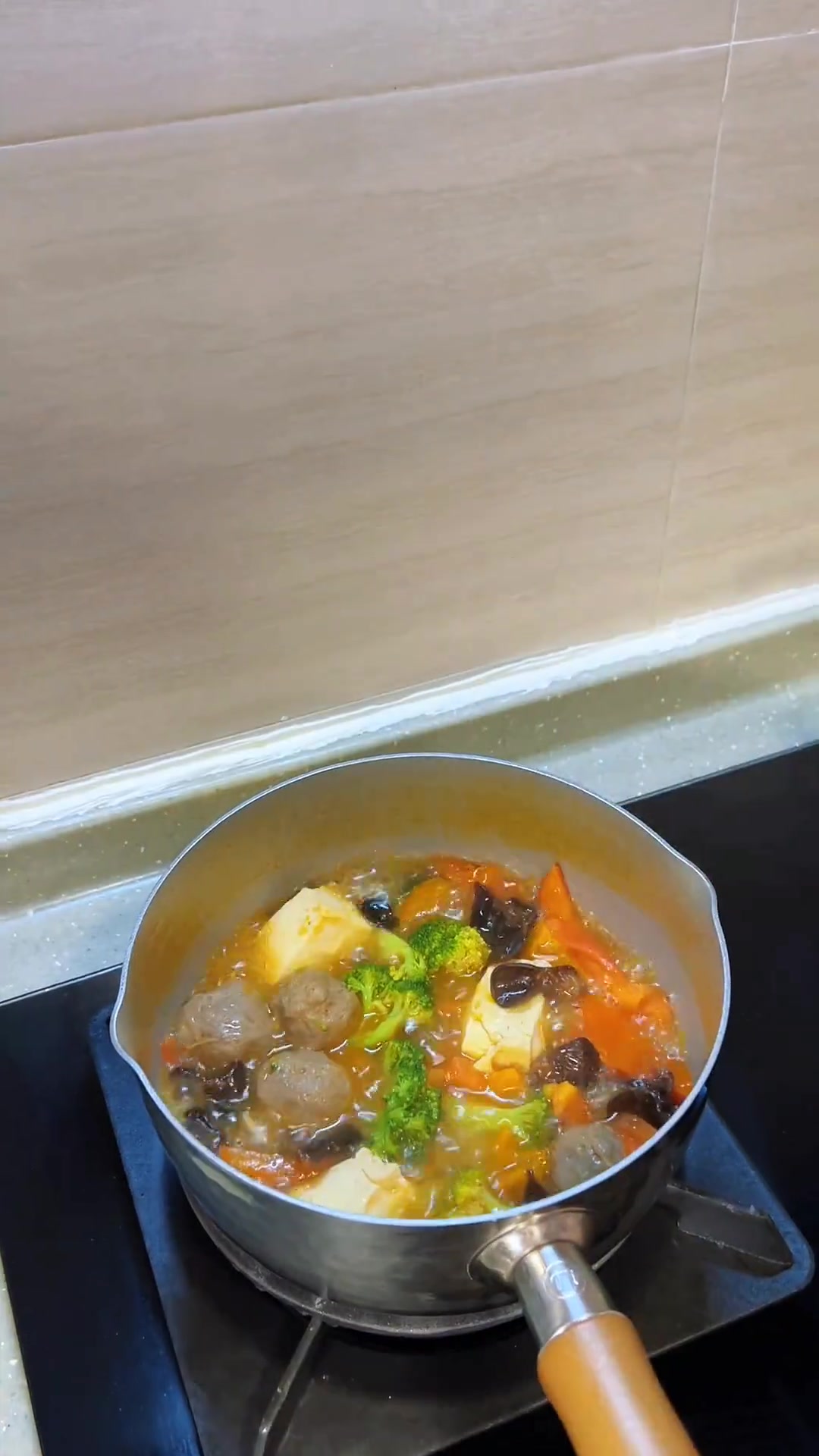 一人食自律晚餐,低脂低卡抗饿蔬菜汤