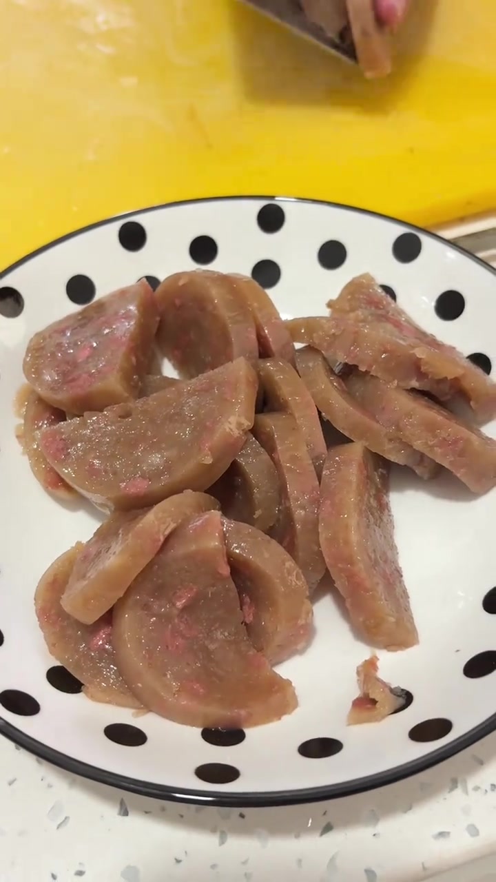 卤肉面肉夹馍，自己在家做的卤肉面，口味不输外面的拉面配上卤肉肉夹馍香迷糊了太好吃啦