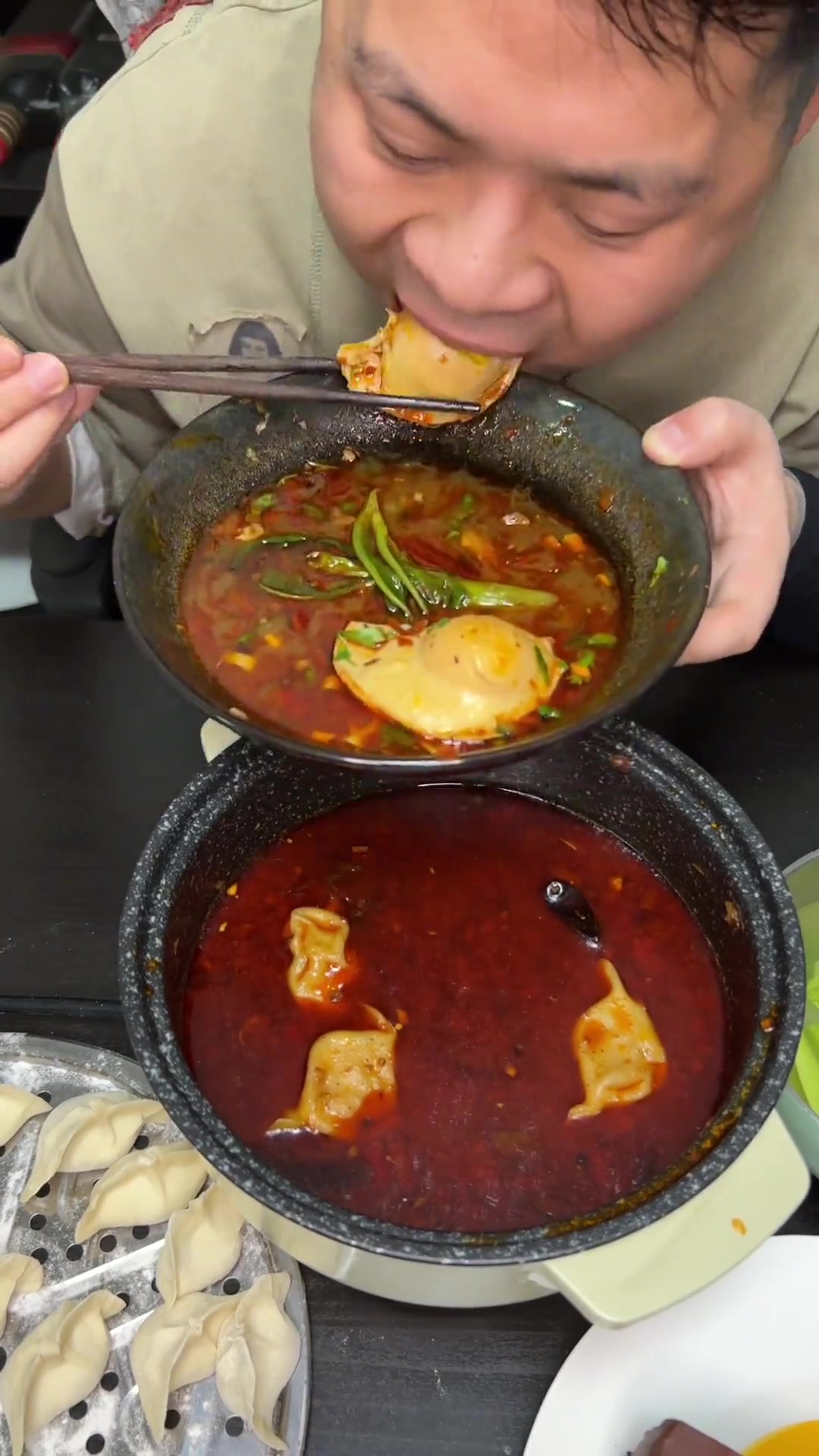 火锅煮饺子超棒，冬至兼29岁生日，过节完美