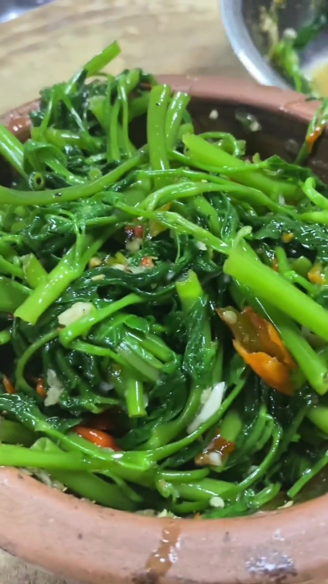 擂钵空心菜是我们江西宁都名菜之一，没有人能够超越的一道菜