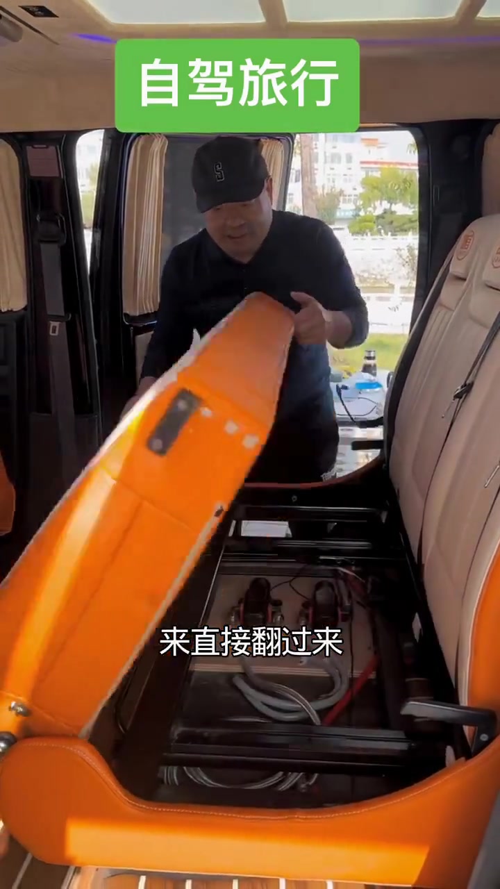 分享五座面包车改装高实用性自驾床车！