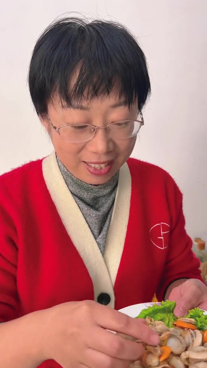 扇贝肉最简单的做法就是辣炒