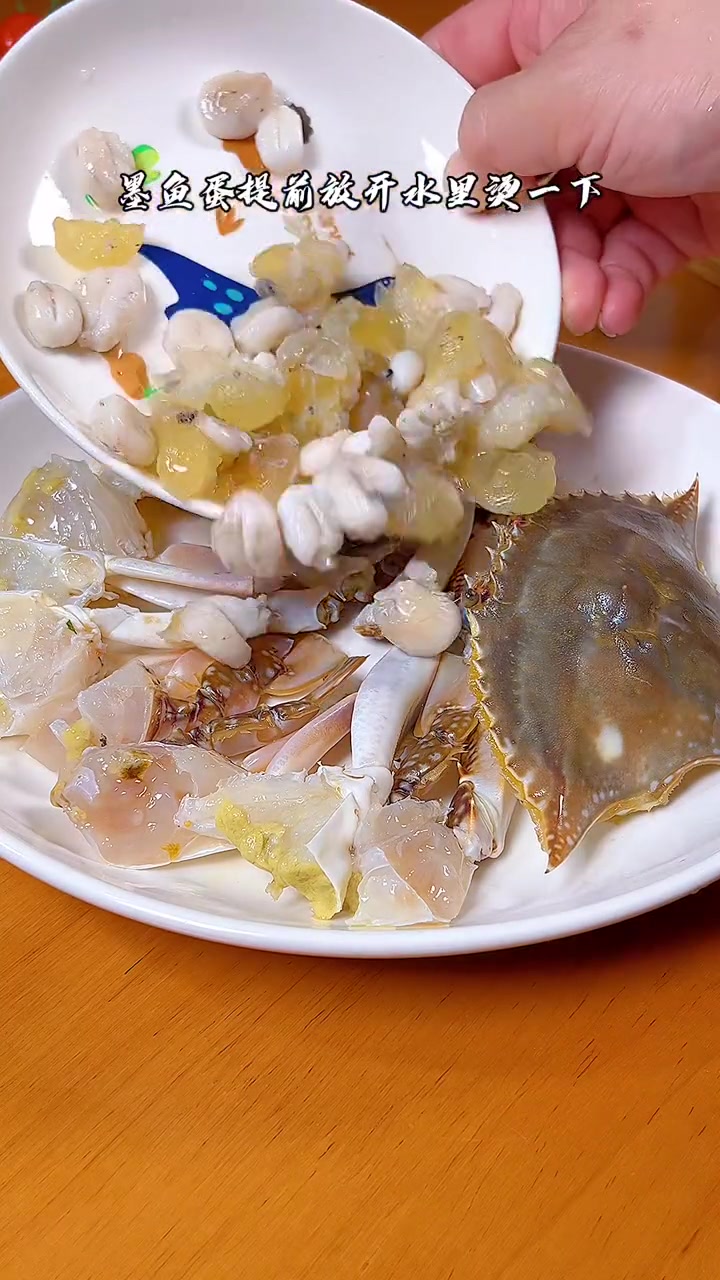 你要是学会了这道墨鱼蛋蒸蟹，那就是你的拿手菜