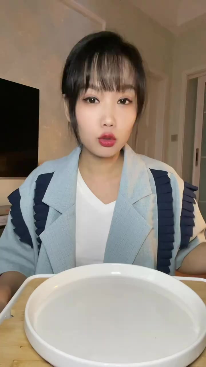 晚上不知道吃什么？快来做一碗热乎乎的菠菜番茄鸡蛋汤