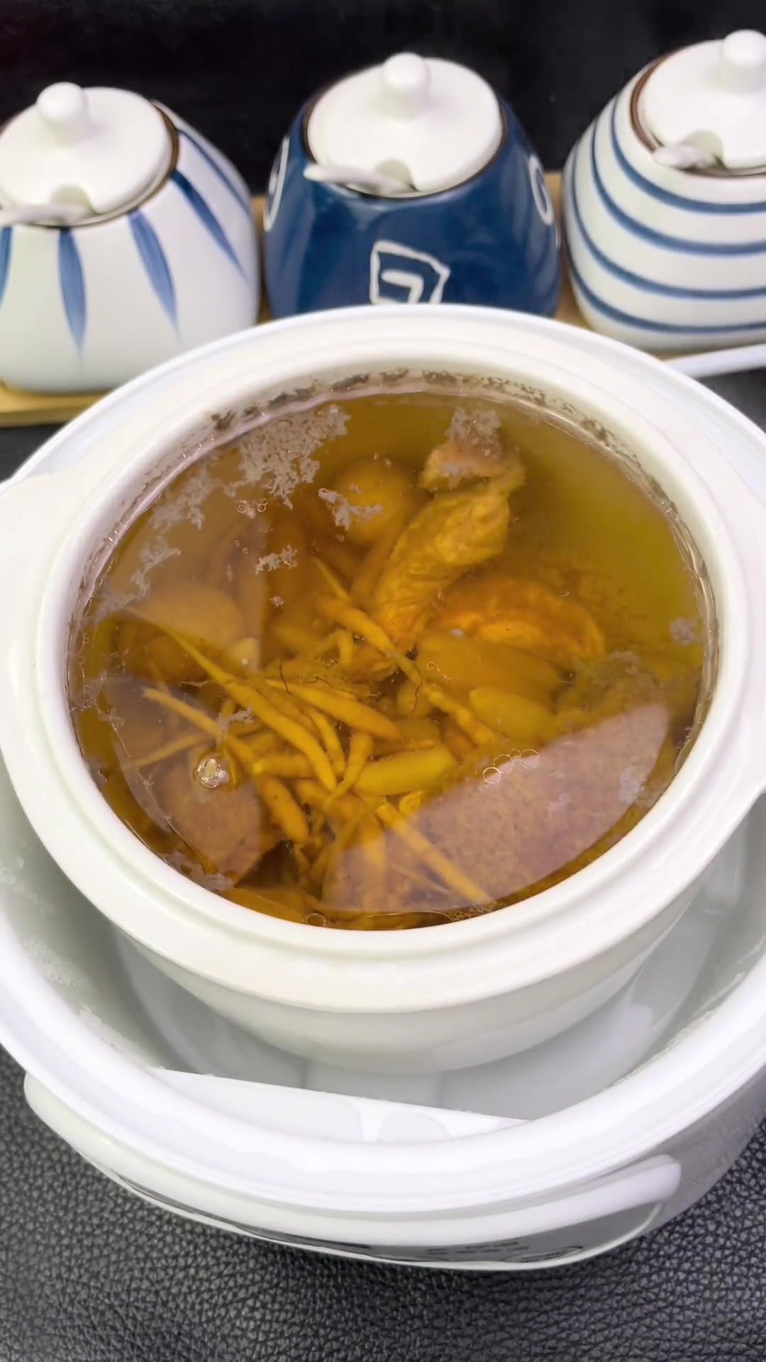 太子参麦冬炖瘦肉汤,适合家里小朋友喝