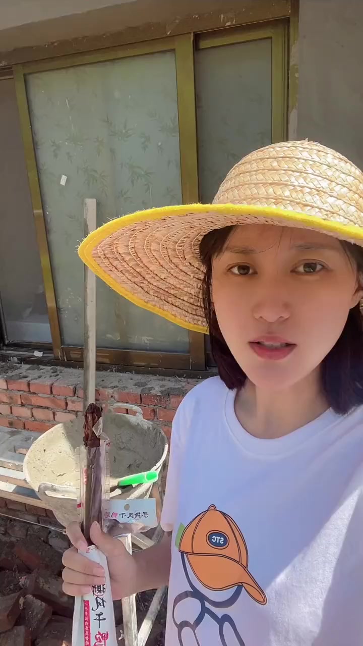 有宝宝问我小院改成什么样了，我啃个鸭脖子跟大家介绍一下……