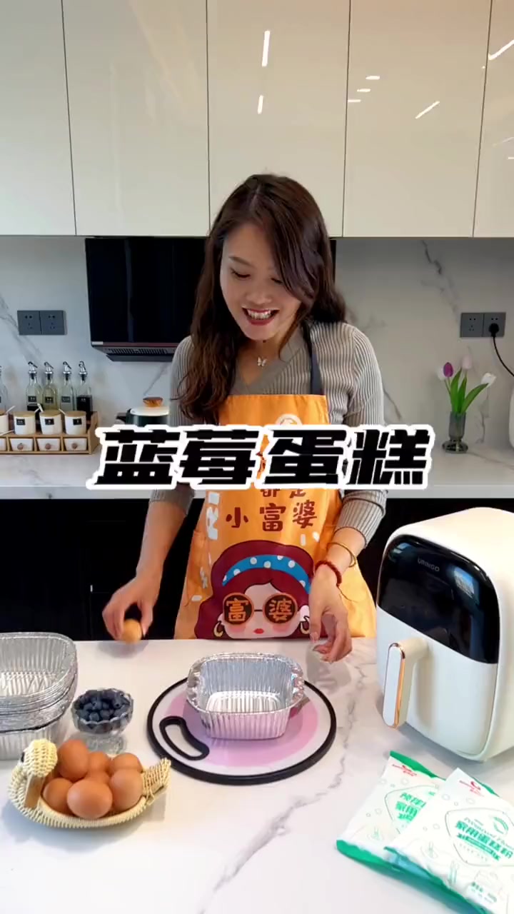 松松软软还能爆浆的蓝莓大蛋糕，做法简单营养又美味