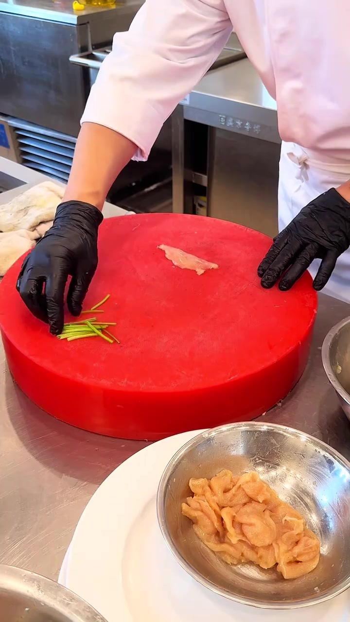传统辽菜“松炸鸡条”