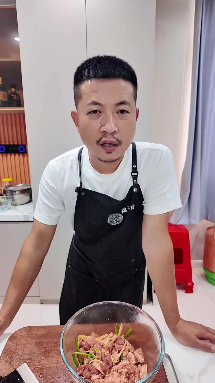 孜然煎肉粒，再也不用出门吃烤串啦，轻轻松松在家就可以做出来
