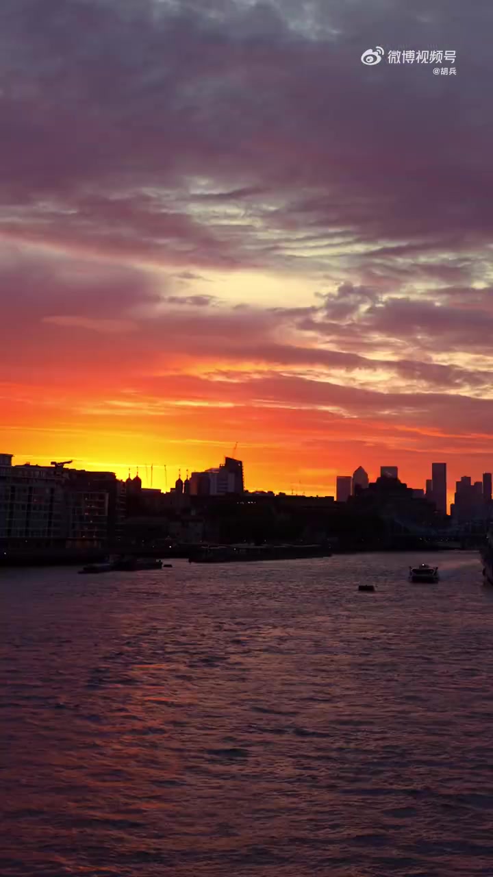 《绅士的时钟BING’S CLOCK》EP08上线!这次和 瞿颖 在伦敦重逢,为她准备了惊