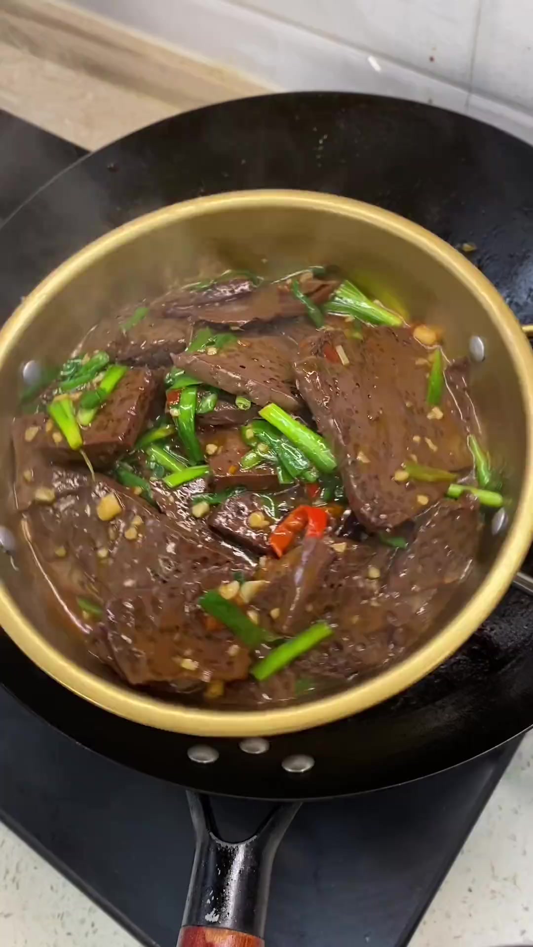 家常菜炒猪血太香,每次做能炫三碗米饭