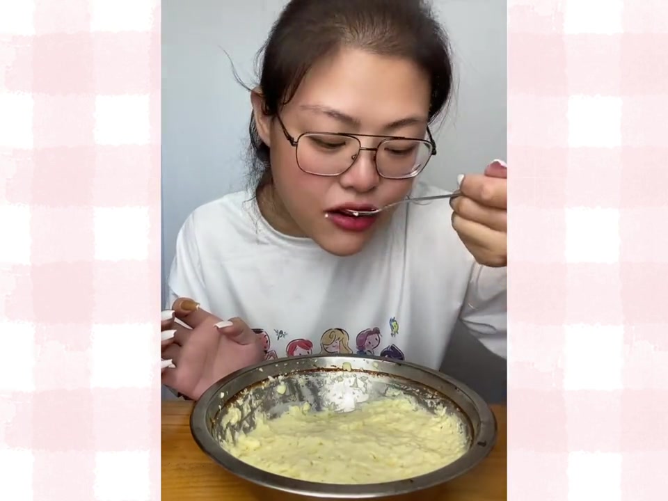 姐妹们,这是烤好的蛋挞液哦!