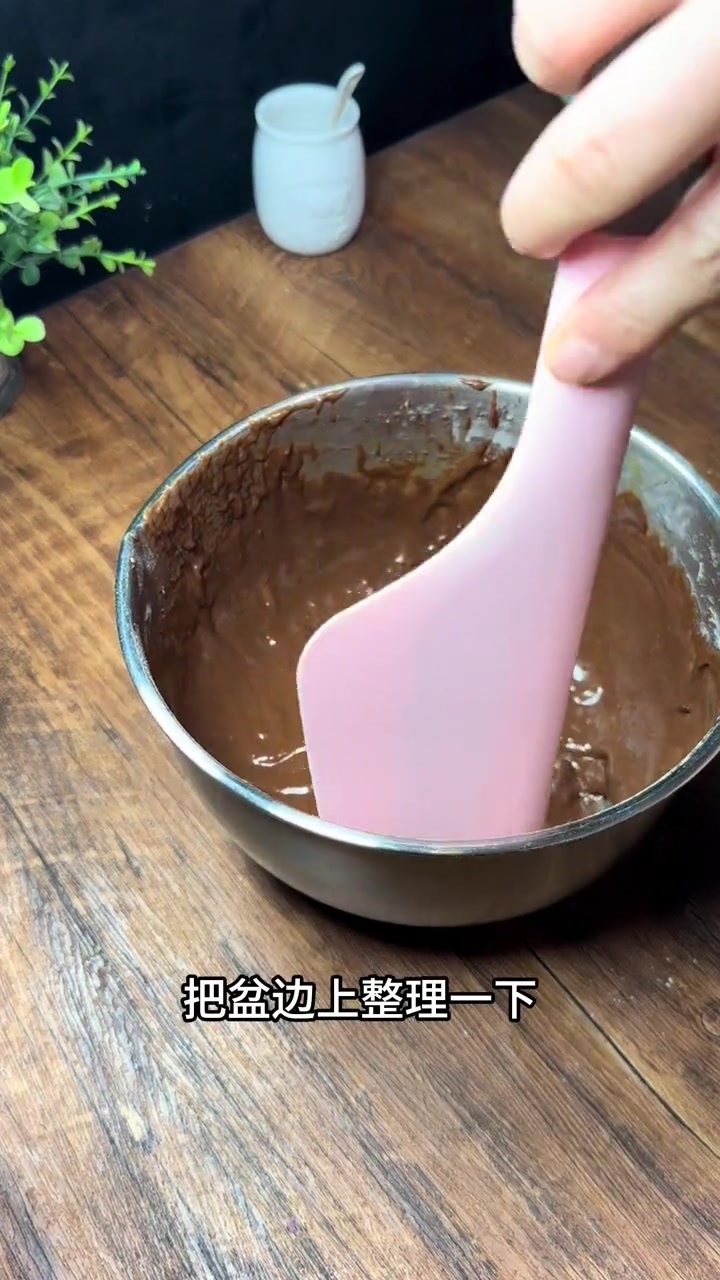 很详细的巧克力金枕蛋糕教程来了