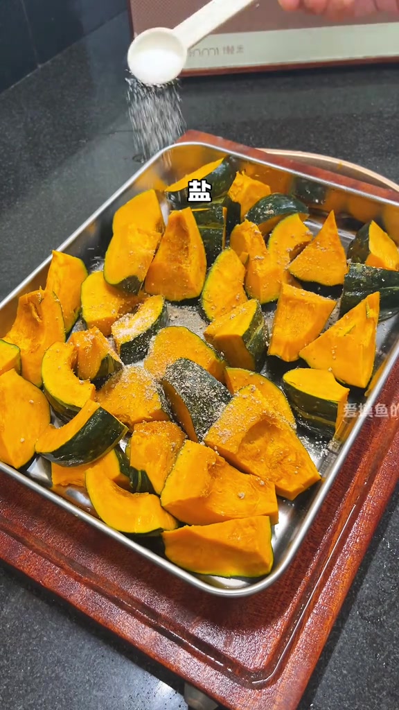 试试这个砂锅焗南瓜,又粉又糯又香甜 砂锅焗南瓜 贝贝南瓜 南瓜 谁懂这一口的好吃程度 无限
