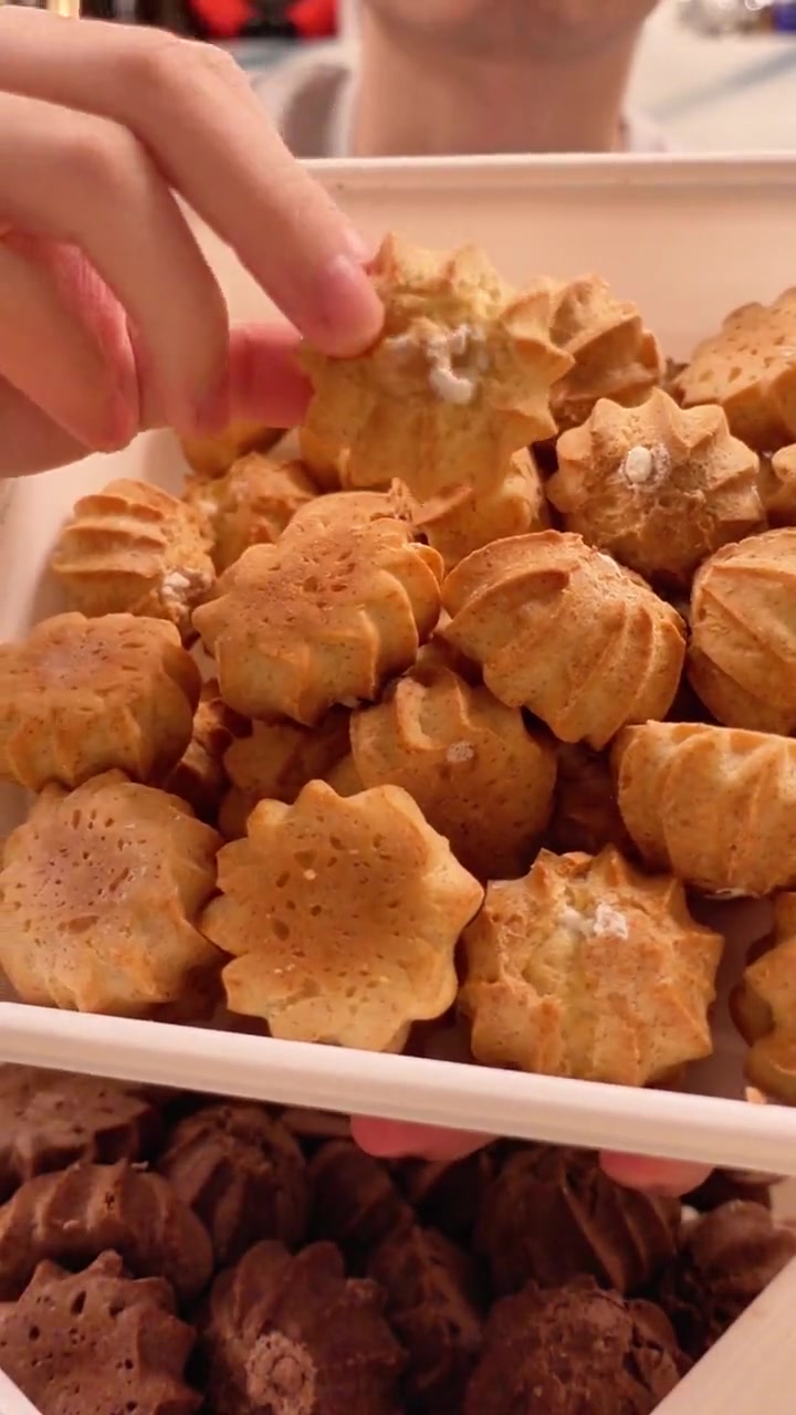 评测新品冰激凌泡芙