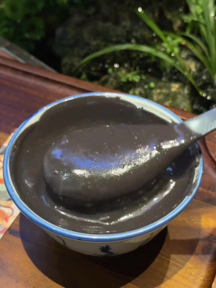 在广州！不用去汕头也能吃到黑芝麻糊炖奶啦