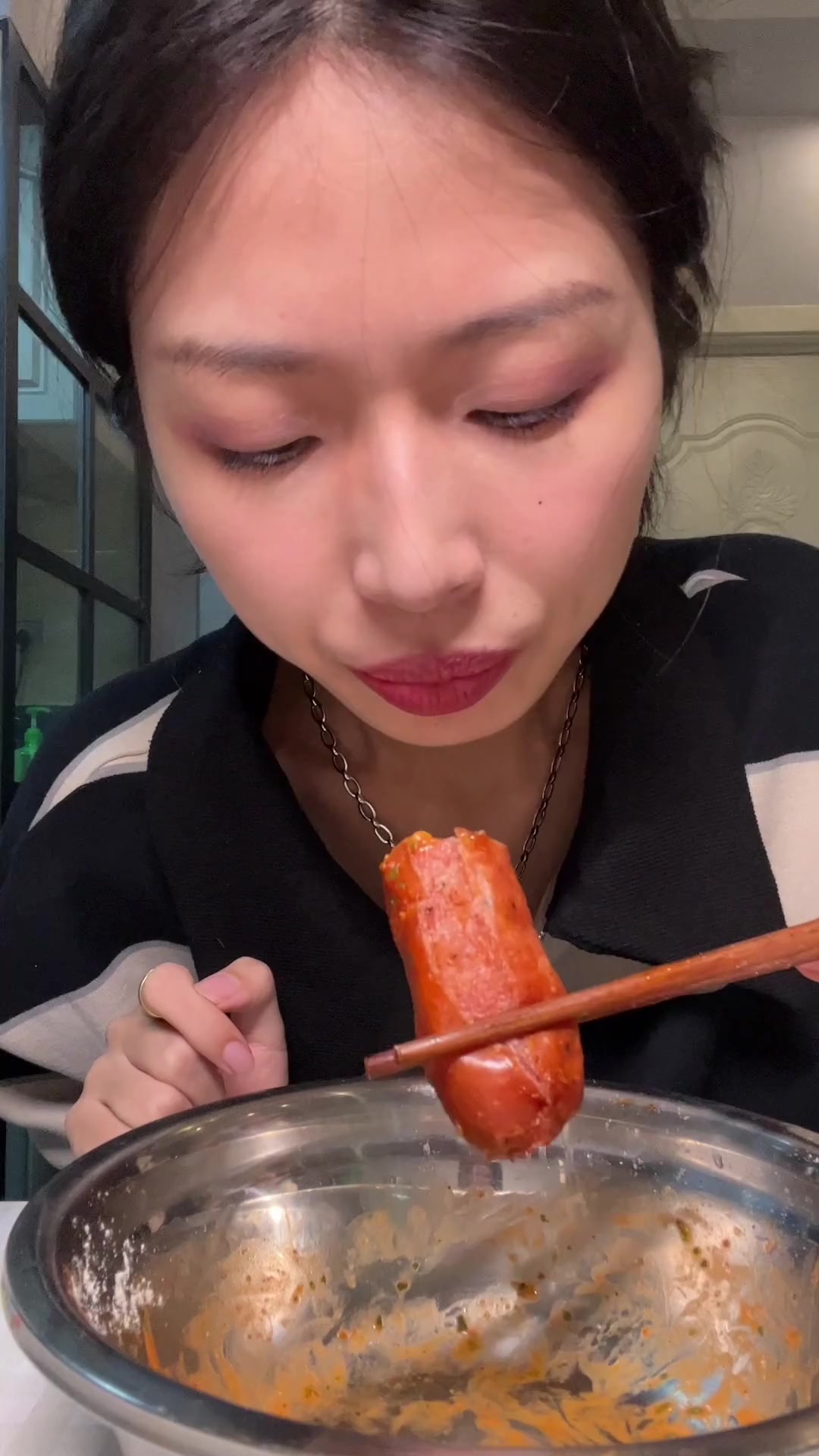 火鸡面来啦！这个还被央视新闻搬了，说临期食品不能吃，我的撵都被丢光了