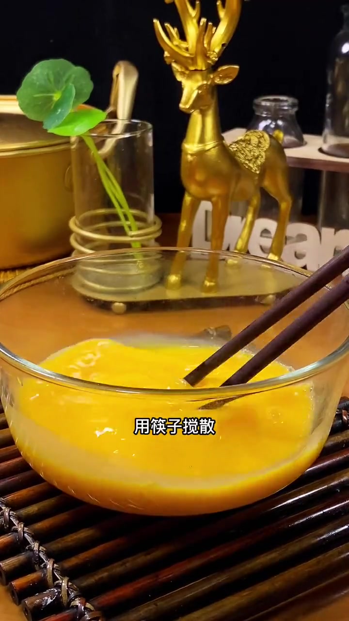砂锅蛋饺，广东客家人最喜欢的一道家常菜，鲜香滑嫩，营养丰富，深