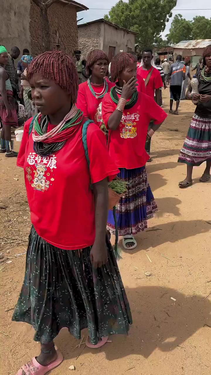 看看非洲赶大集,买100个鸡蛋花多少钱及当地风情