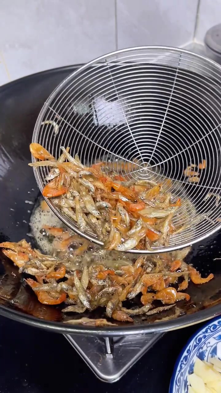 糖醋小鱼虾来了！美食