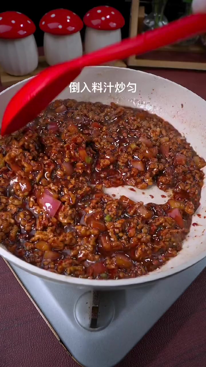 炸酱面简单又好吃的做法，上桌就光盘