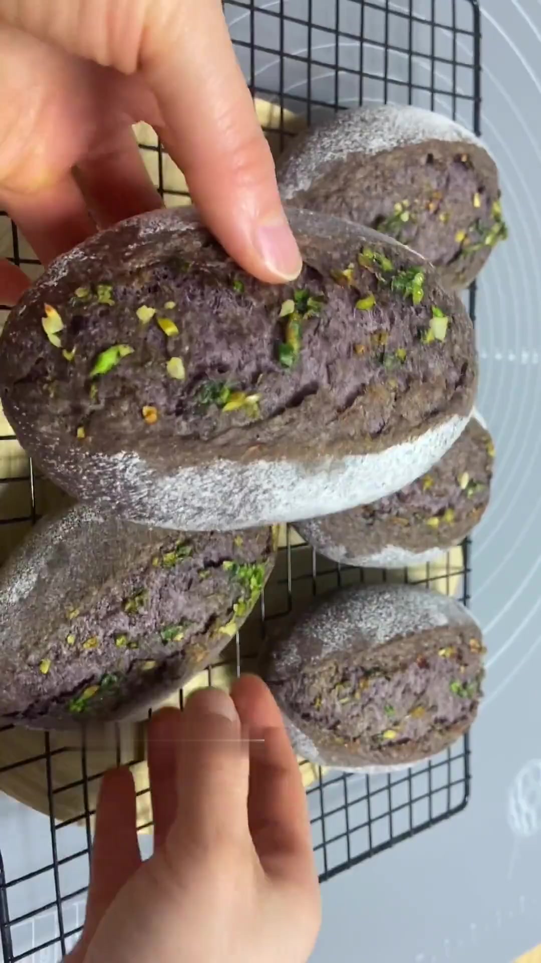 0失败蒜香黑米面包，不油无糖，手残党和姐妹快安排