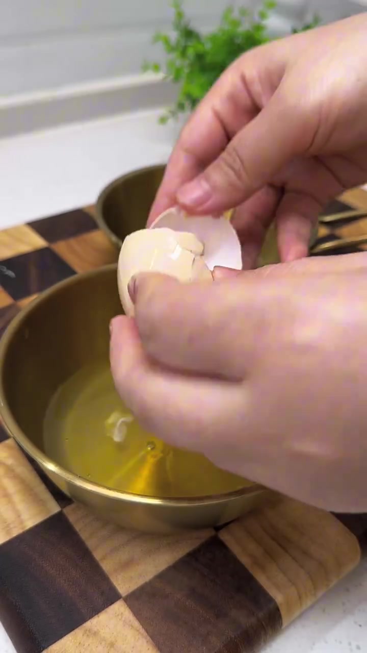 馒头用水冲一冲给孩子们做成好吃又美味的披萨，做法简单