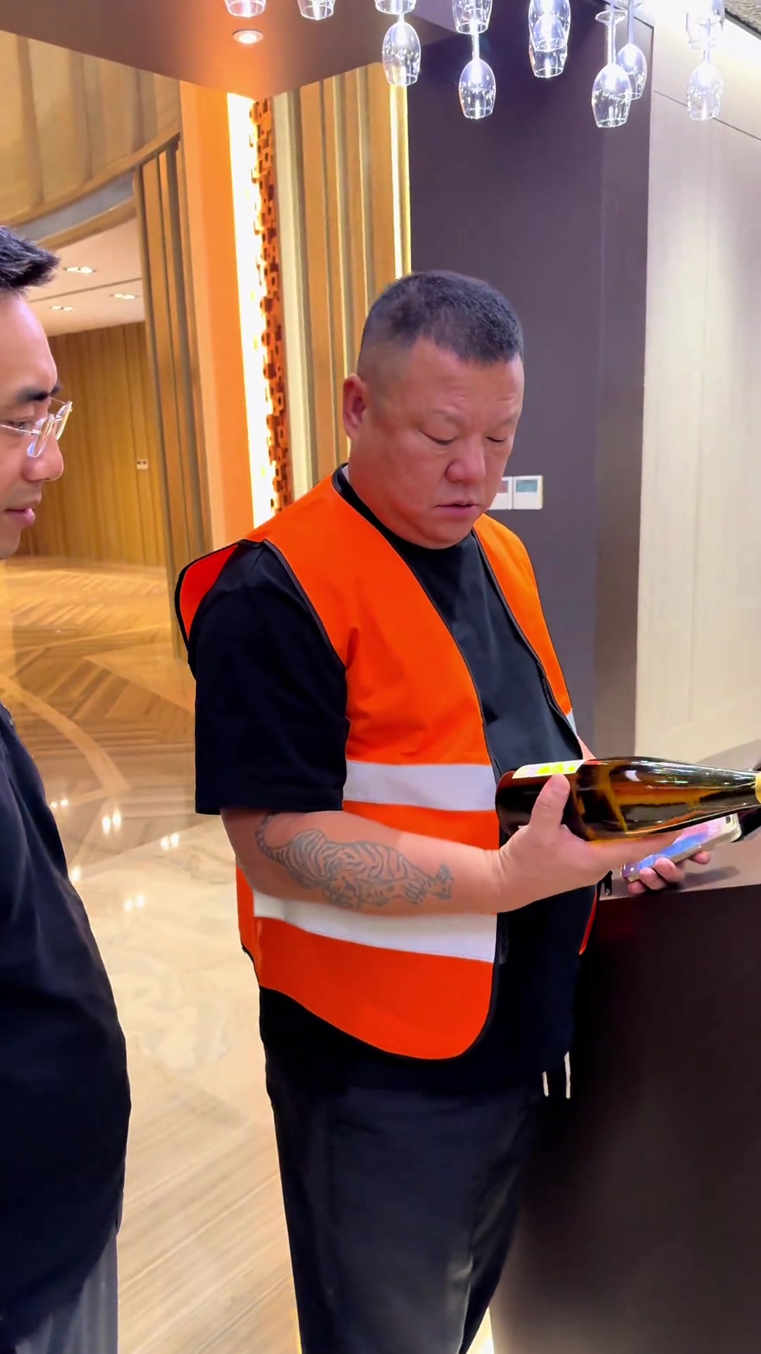 参观葡萄酒庄园见证佳酿诞生