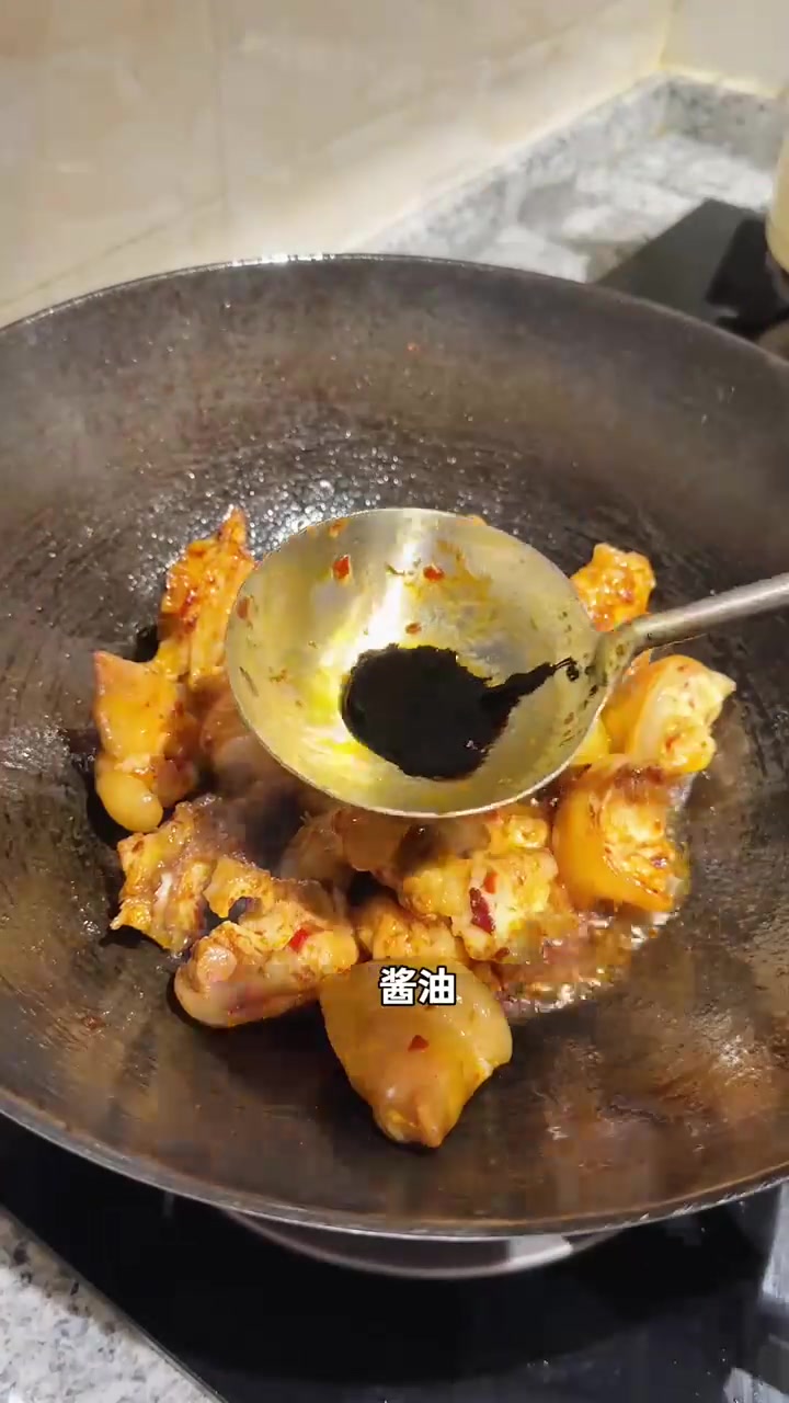 湖南的日常晚餐，今天的菜还比较丰富