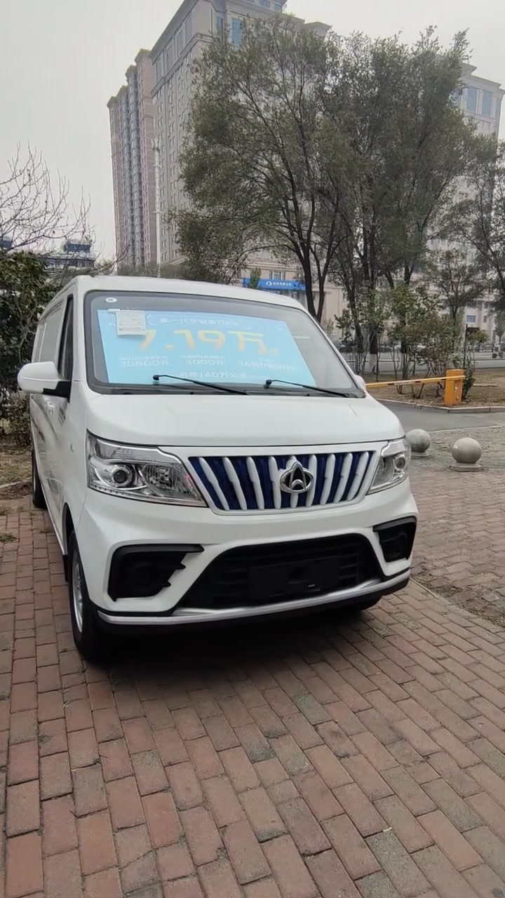新能源6方面包车