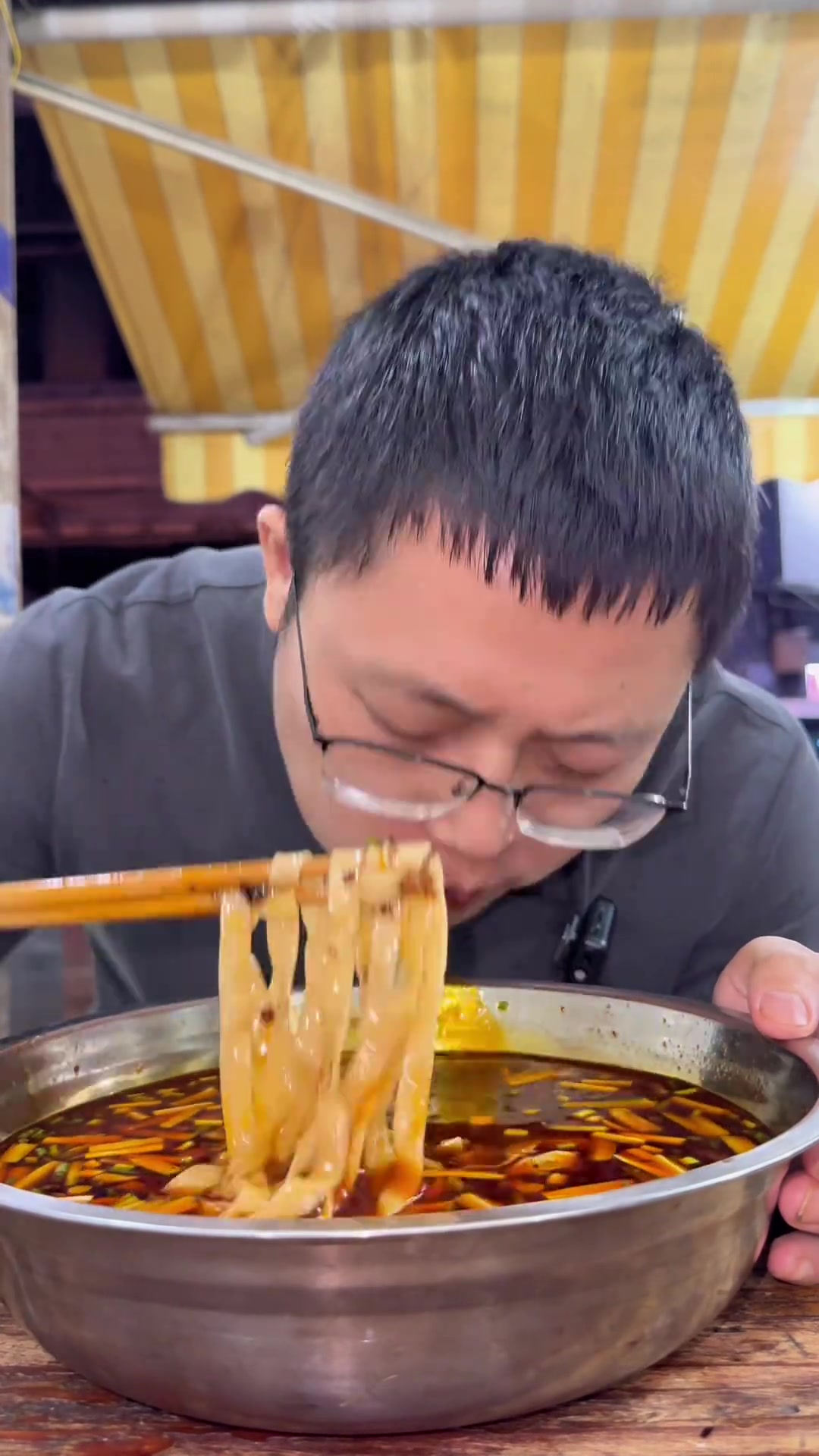 虽藤藤菜过季，但藤藤菜煮面最安逸！