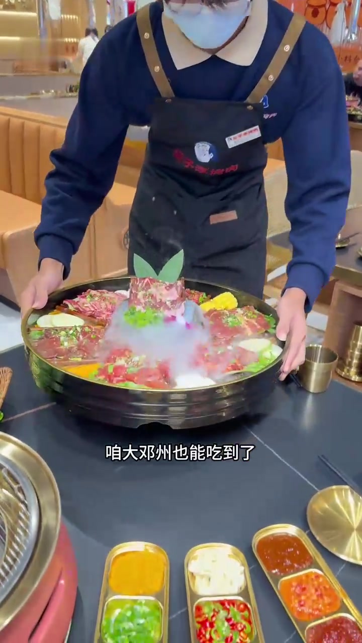 坛子李烤肉三人餐七份牛肉外焦里嫩滋滋冒油