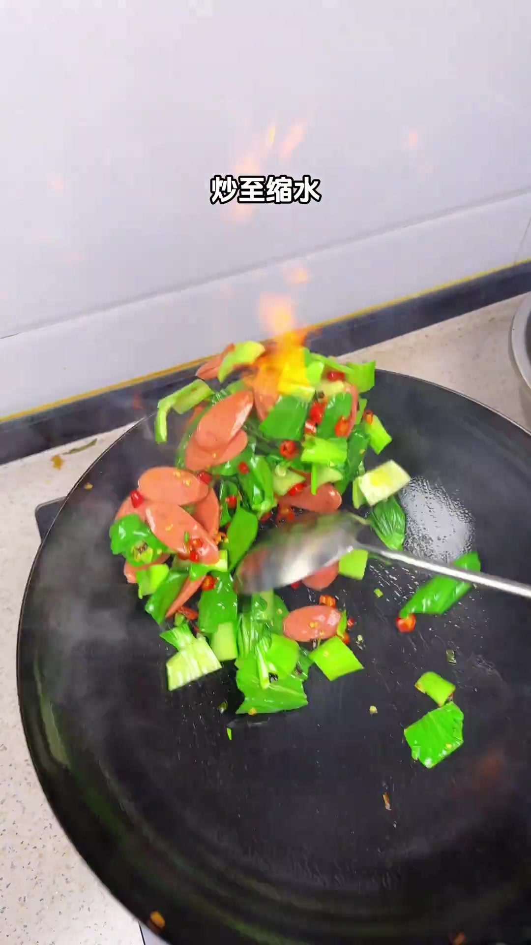 炒土豆粉做法，加鸡蛋火腿青菜超好吃
