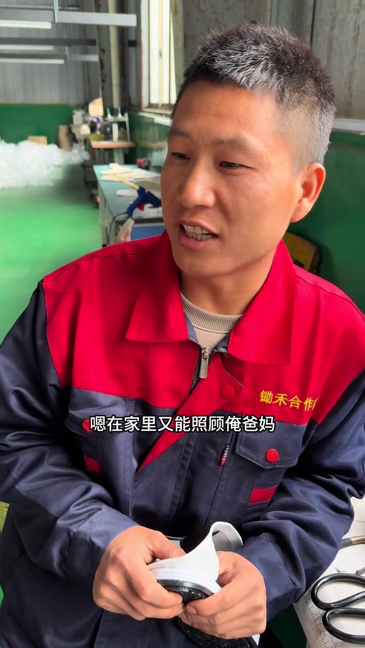 鸡头吃过没，今天给村里邻居做个麻辣鸡头，炒个素杂伴