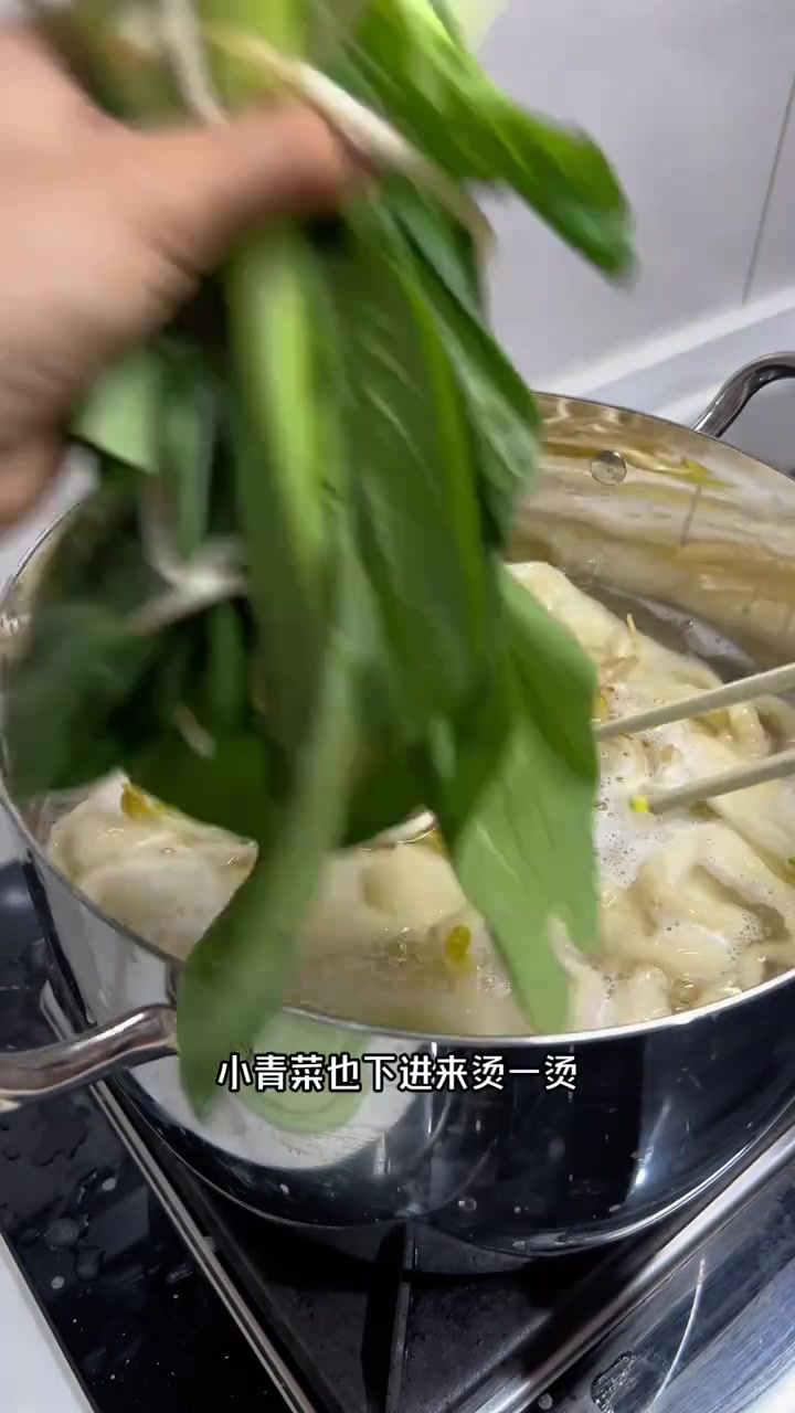 用水泡泡就是一根面条，做法简单又好吃