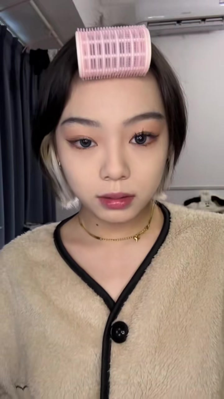 家人们今天这个妆容真的爆好看！你们一定要学起来！