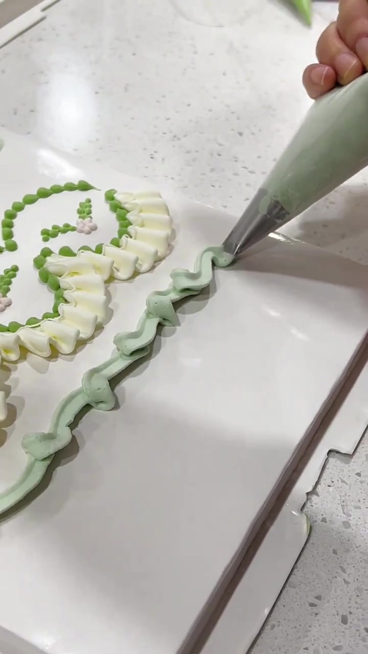 夏日氛围感复古组合花边蛋糕