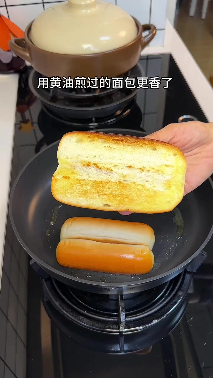 早餐花10分钟做孩子爱吃的热狗面包棒,松软好吃,可把小朋友香迷糊了 早餐 面包 儿童美食