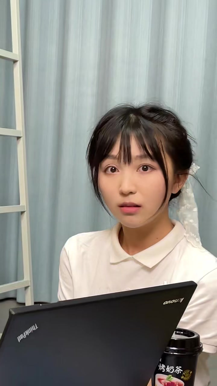 喝口奶茶压压惊，飘飘你的简历介绍火了！