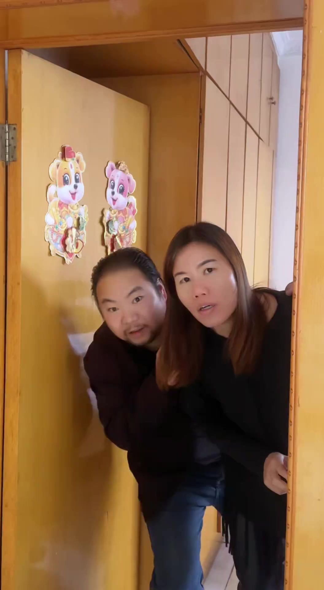 哈哈 小狗也太会配合了……@小龚哥 搞笑视频 萌宠搞笑 也太可爱了 可爱萌娃 狗子成精了