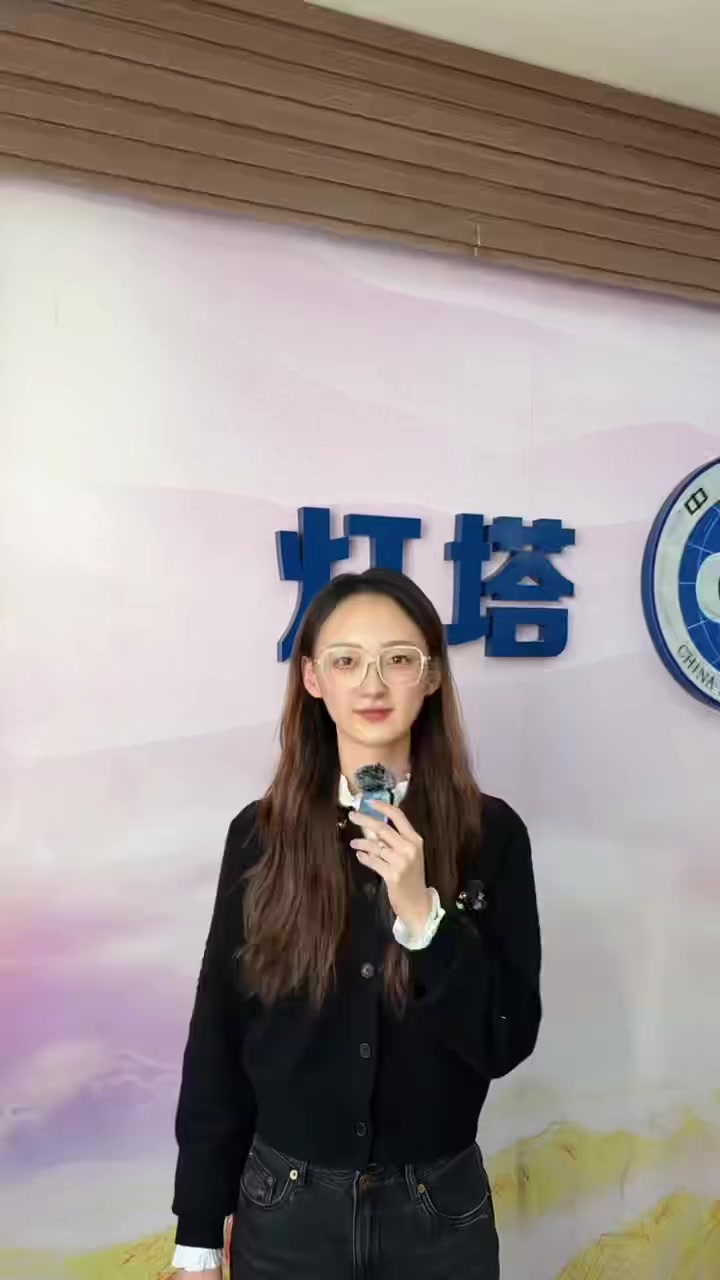 本周我市以晴到多云天气为主,周二夜间到周三白天,我市有一次小雨过程!气温起伏,一定要及时添